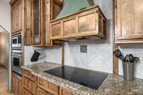 $699,900 | 1126 Banks Lowman Road, Garden Valley, ID 83622