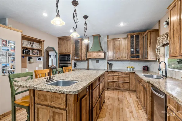 $725,000 | 1126 Banks Lowman Road, Garden Valley, ID 83622