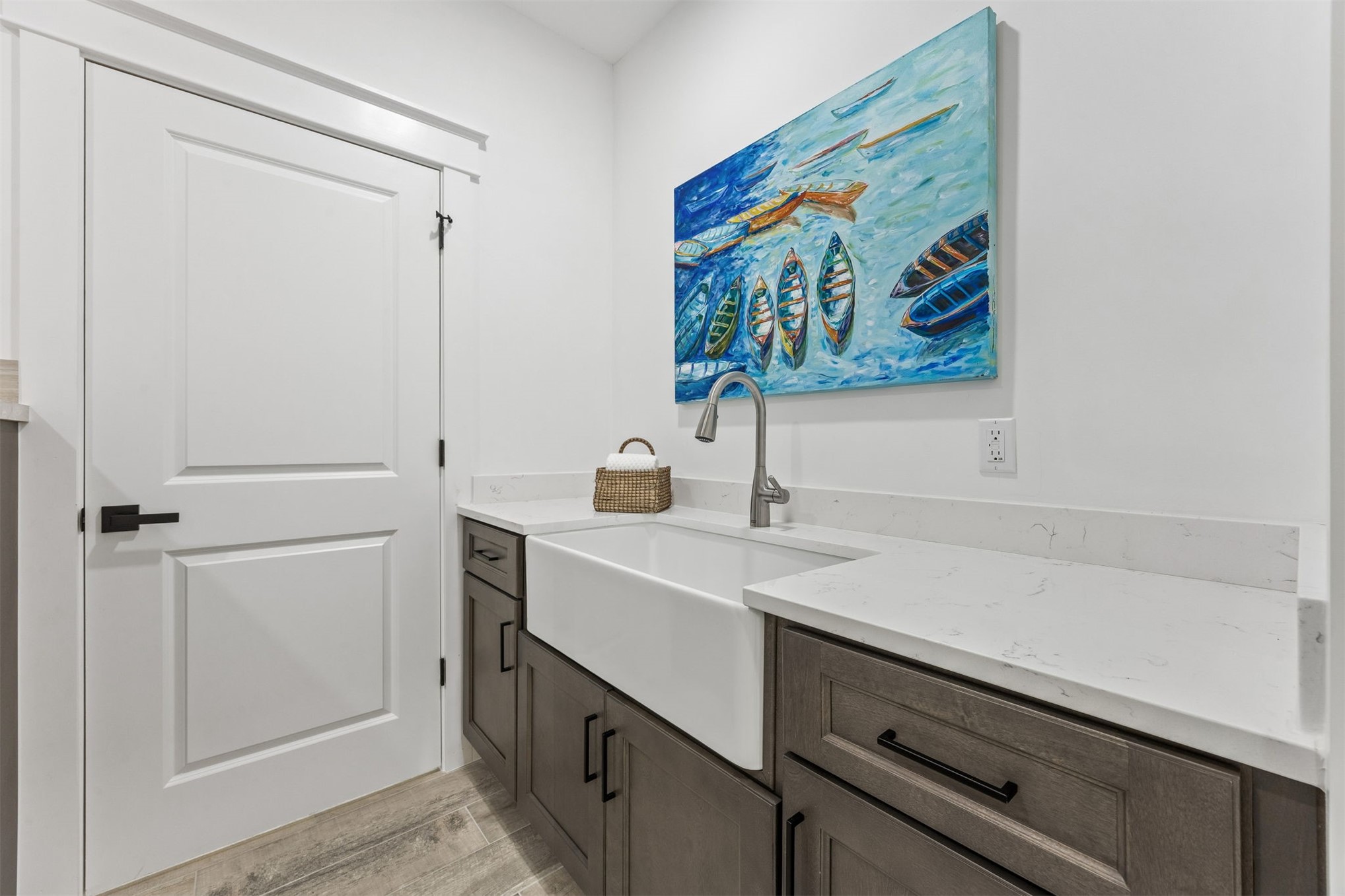 95121 North Ellis Landing Road Fernandina Beach, FL 32034 - Photo 29 of 37 a bathroom with a sink and a mirror