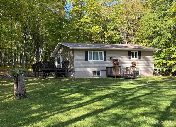 $291,022 | W8636 Lynch Road, Iron Mountain, MI 49801