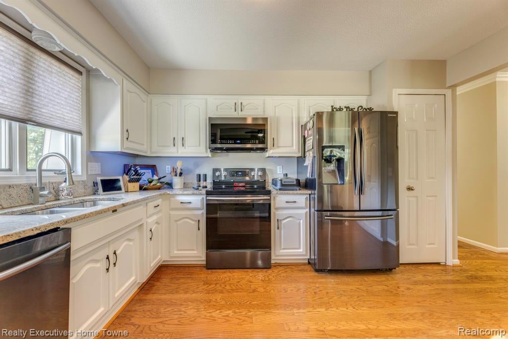 1467 Krafft Road, Unit 8 Fort Gratiot, MI 48059 - Photo 12 of 30 Gallery Image 12