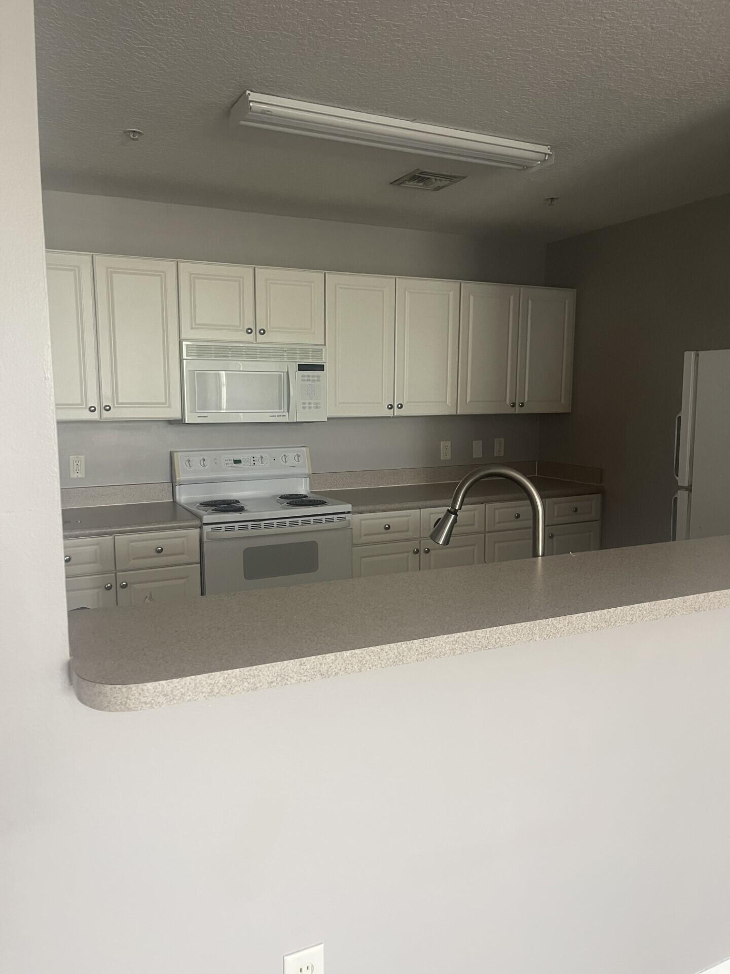 1209 Main Street, Unit 302 Jupiter, FL 33458 - Photo 5 of 20 1209 #302