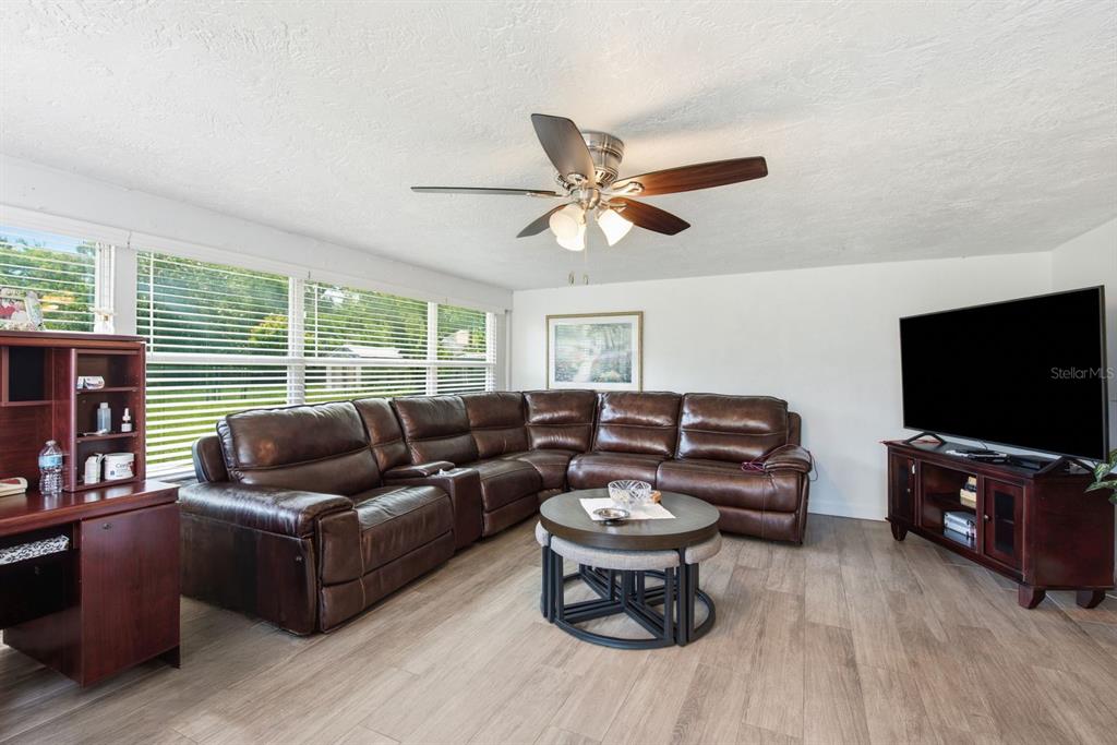 920 Lake Forest Road Clearwater, FL 33765 - Photo 19 of 40