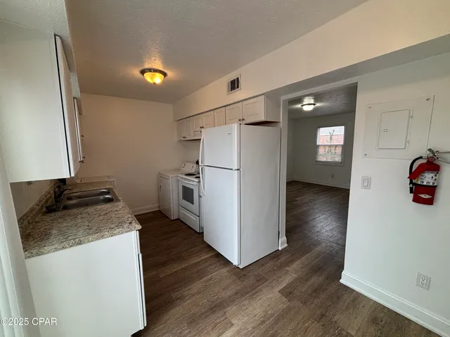 $995 | 149 North Highway 22 A, Unit 8, Panama City, FL 32404