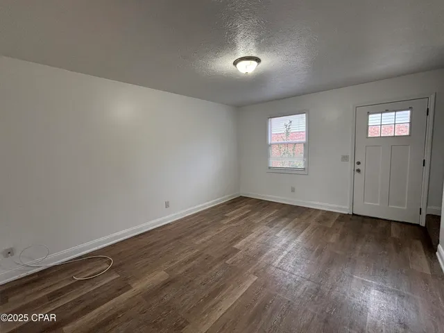 $995 | 149 North Highway 22 A, Unit 8, Panama City, FL 32404