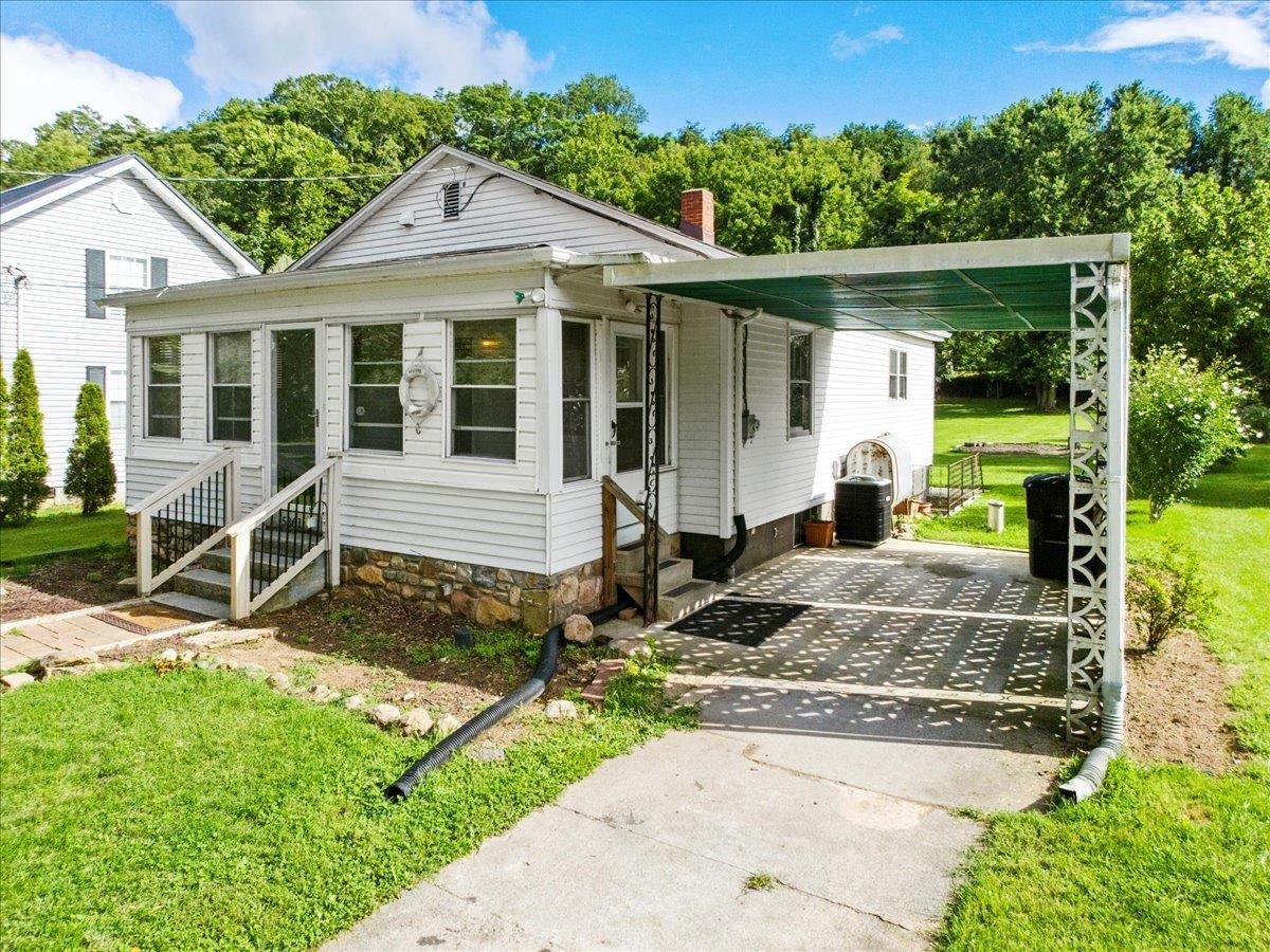 5361 Lafayette Road Elliston, VA 24087 - Photo 7 of 54 Gallery Image 7