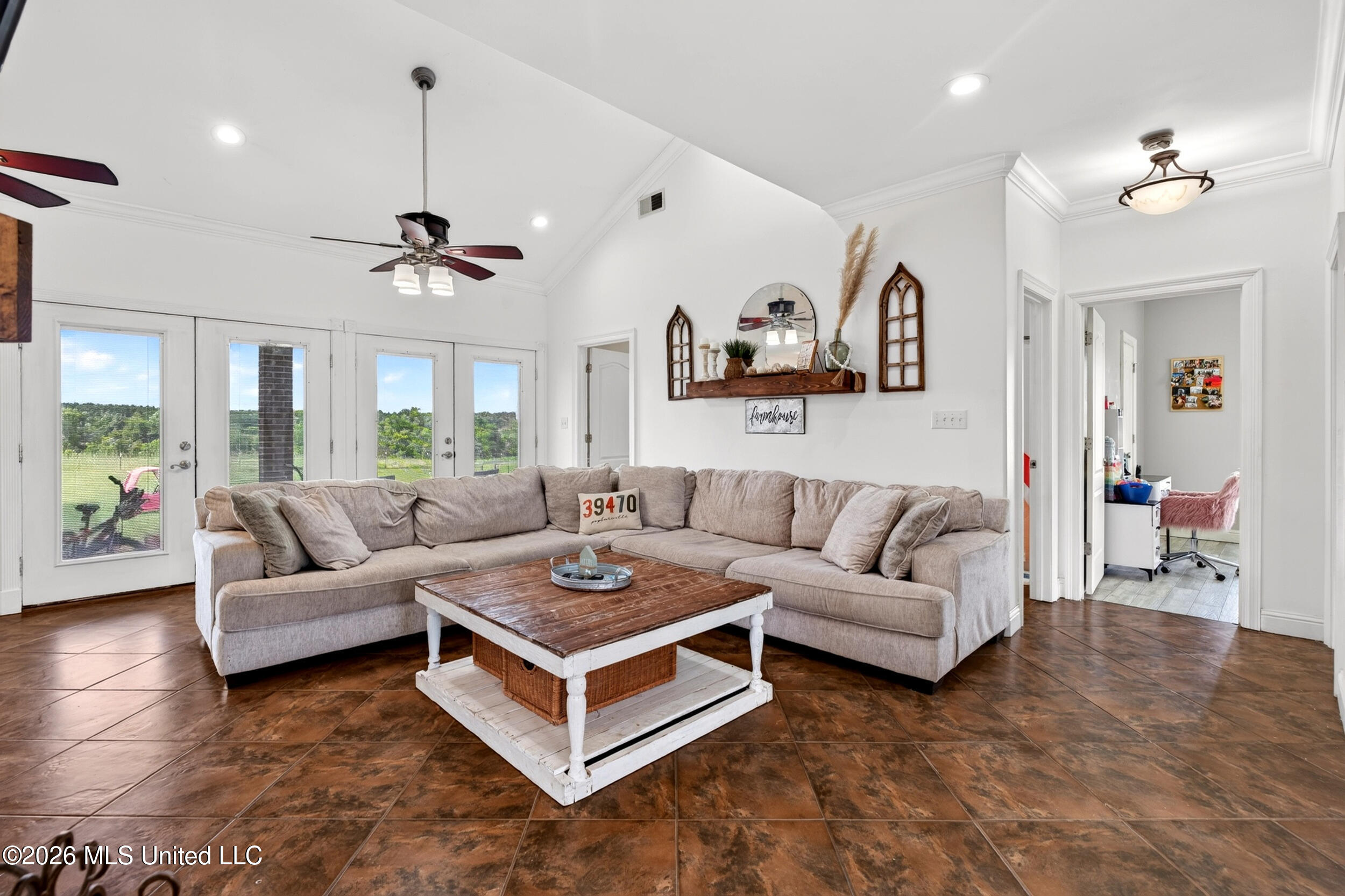 16 D O Stanford Road Poplarville, MS 39470 - Photo 2 of 48 10_livingroom