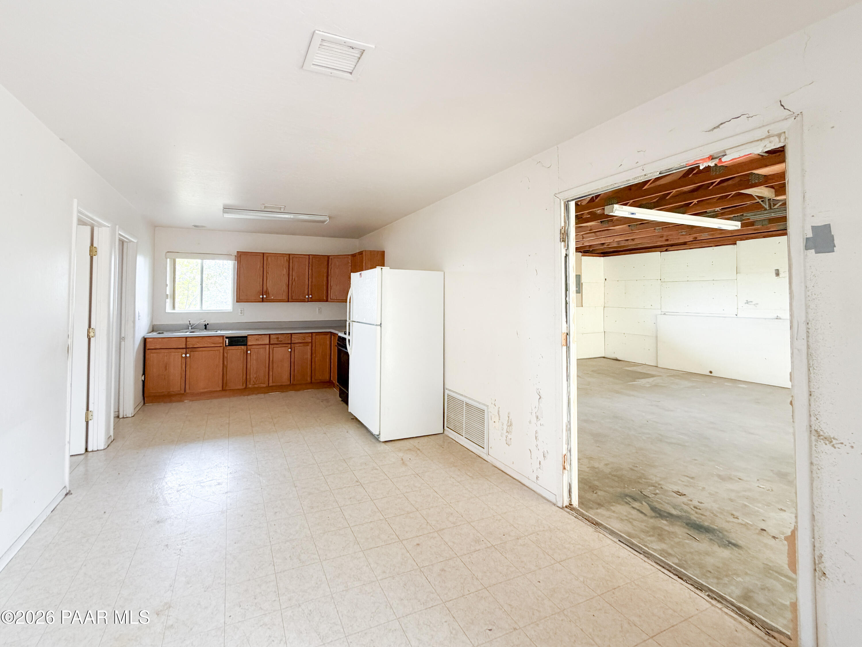 2775 Ridge Road Prescott, AZ 86301 - Photo 21 of 26 Guest House Living-Dining Room