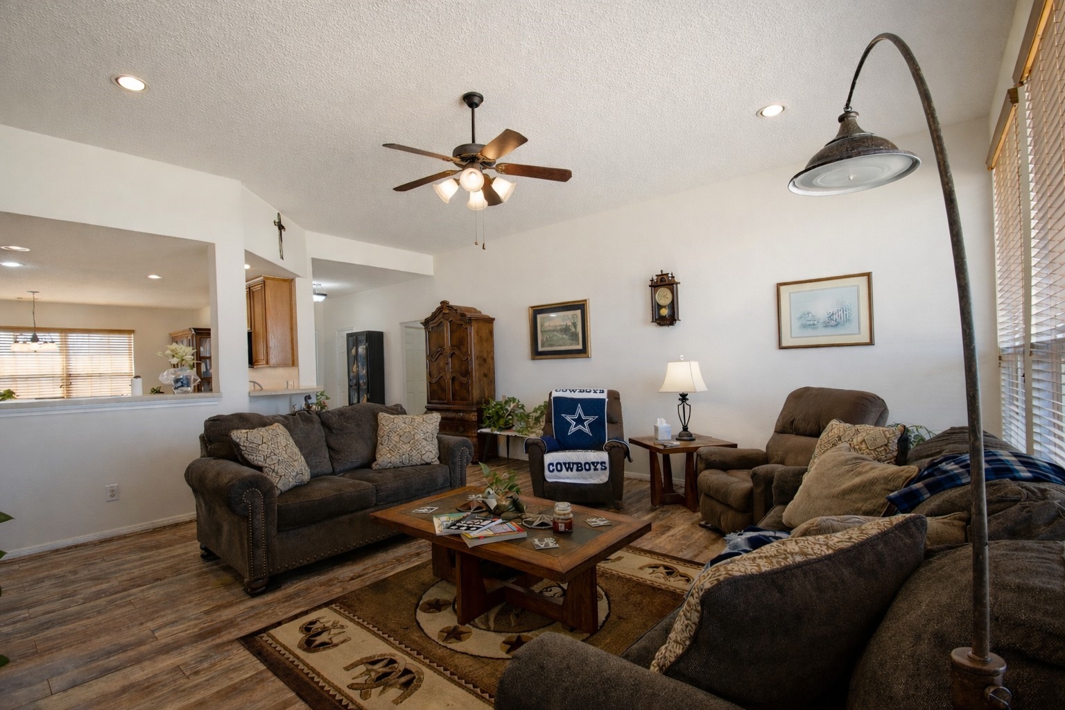 9439 Jeske Road Needville, TX 77461 - Photo 17 of 48 a living room with furniture