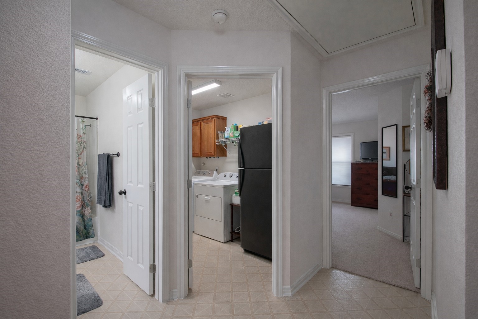 9439 Jeske Road Needville, TX 77461 - Photo 27 of 48 a bathroom with a view of bathroom