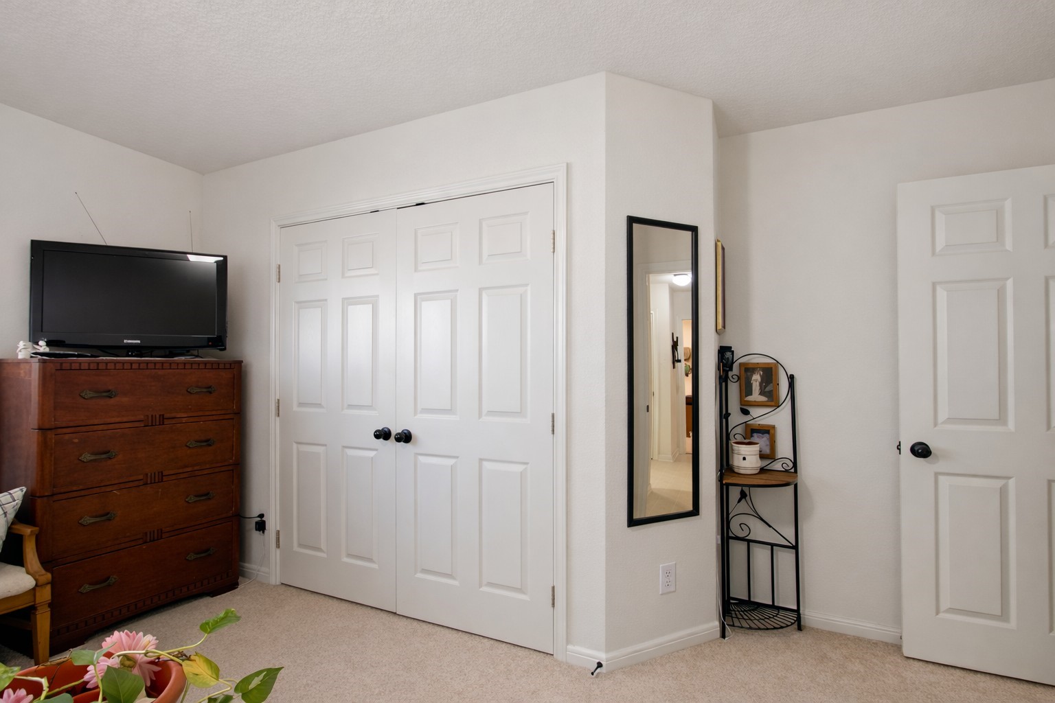 9439 Jeske Road Needville, TX 77461 - Photo 34 of 48 a view of a livingroom with wooden floor