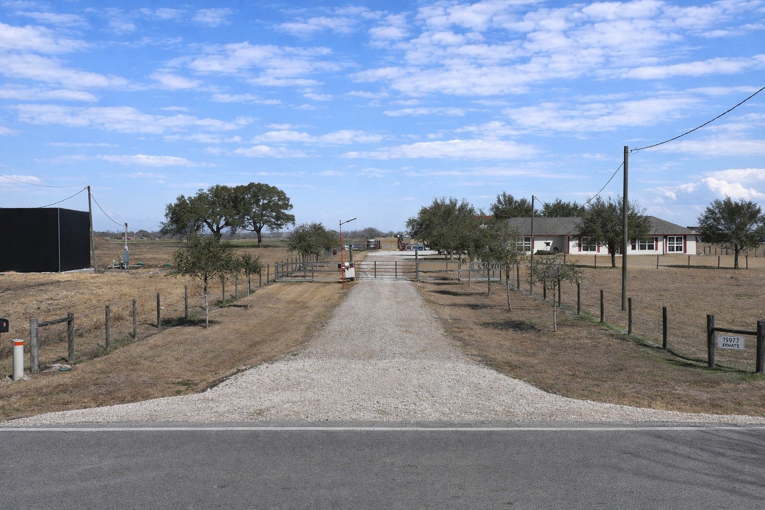 9439 Jeske Road Needville, TX 77461 - Photo 5 of 48 a view of a yard