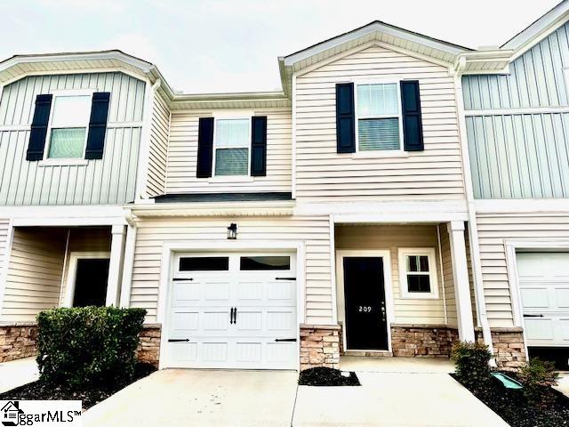 209 Quickstep Drive Greer, SC 29650 - Photo 2 of 32
