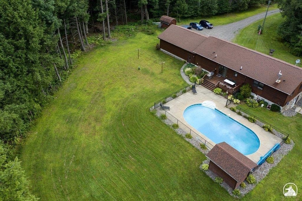 302 Webb Road Sherburne, NY 13460 - Photo 3 of 24 Gallery Image 3