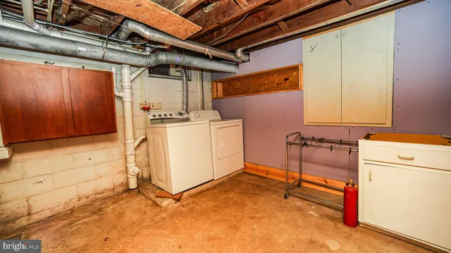 a view of a storage & utility room