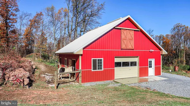 a view of backyard of house