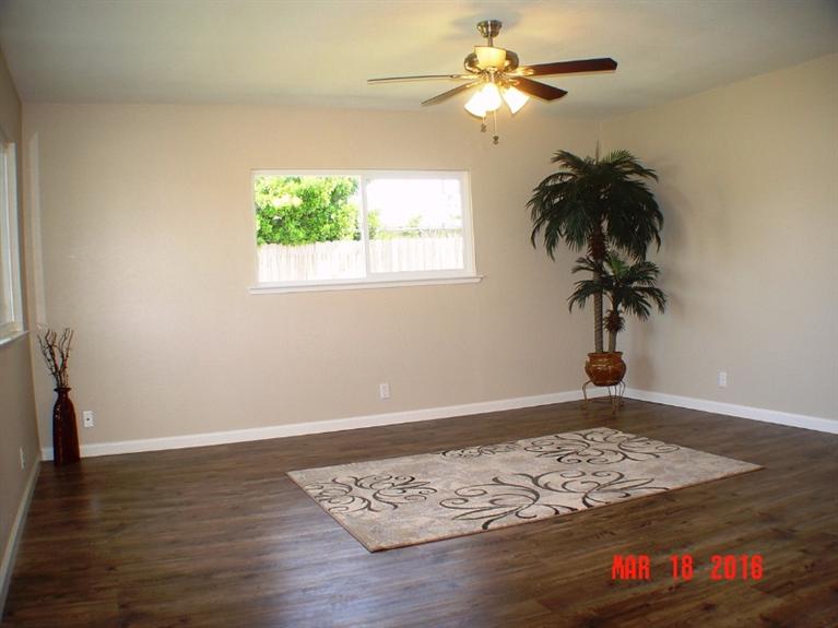 1651 East Springfield Avenue Reedley, CA 93654 - Photo 3 of 22 Gallery Image 3