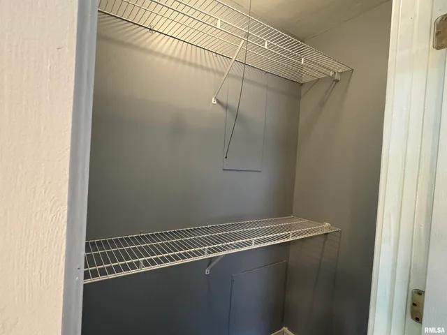 $1,600 | 1013 East 6th Street, Davenport, IA 52803