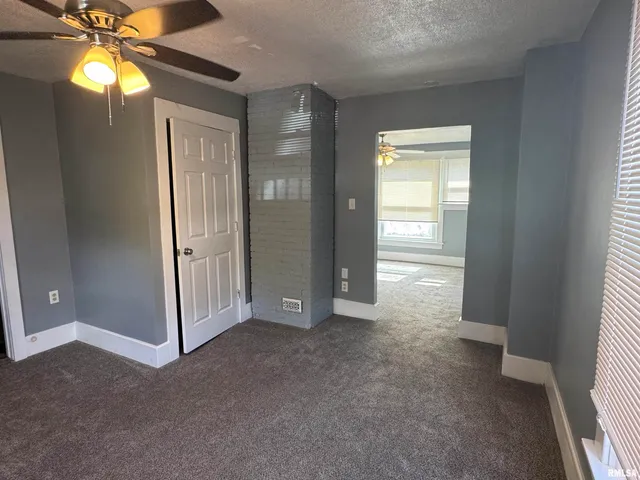 $1,600 | 1013 East 6th Street, Davenport, IA 52803