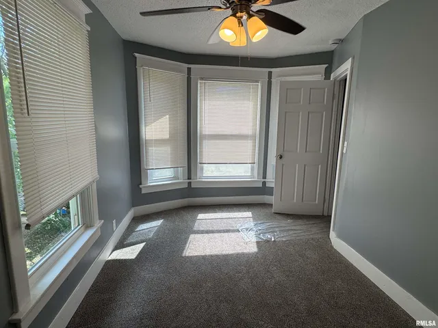 $1,600 | 1013 East 6th Street, Davenport, IA 52803