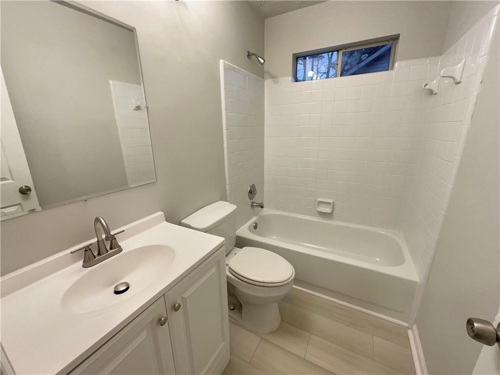 2015 Briar Ridge Way Southwest Atlanta, GA 30331 - Photo 16 of 23