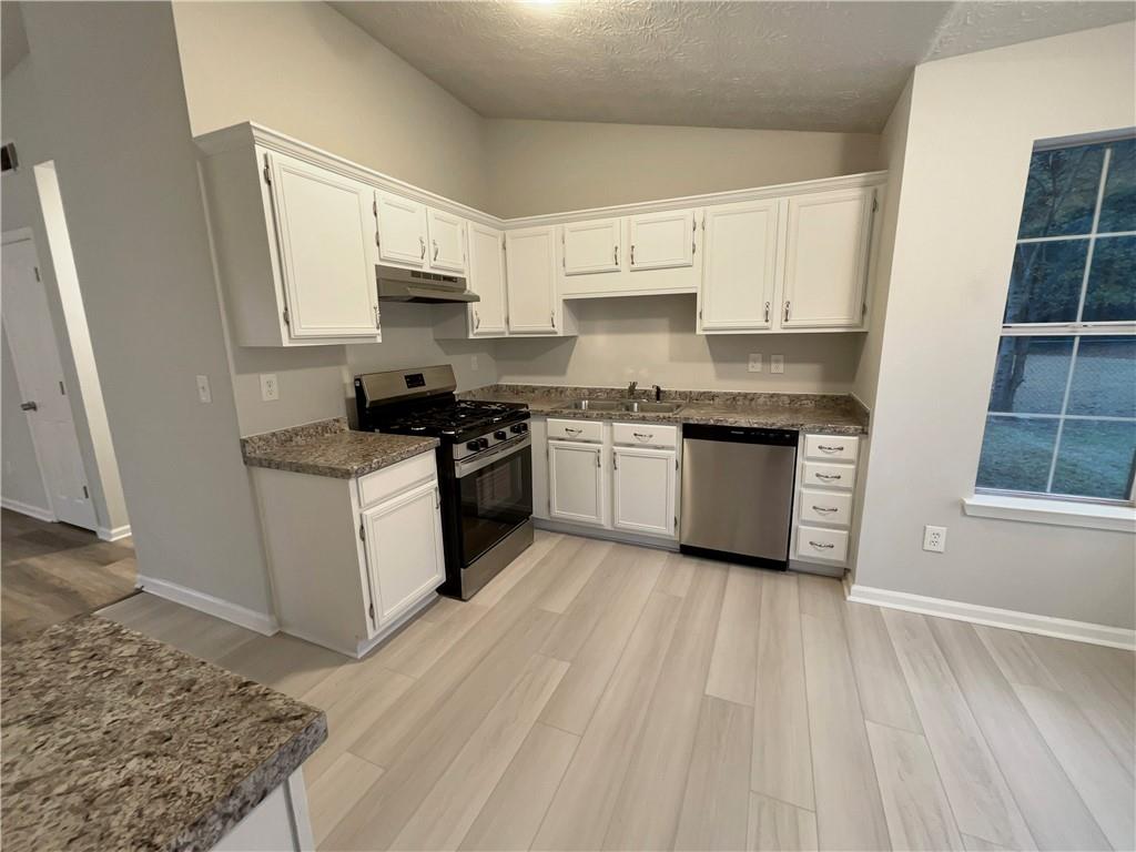 2015 Briar Ridge Way Southwest Atlanta, GA 30331 - Photo 17 of 23