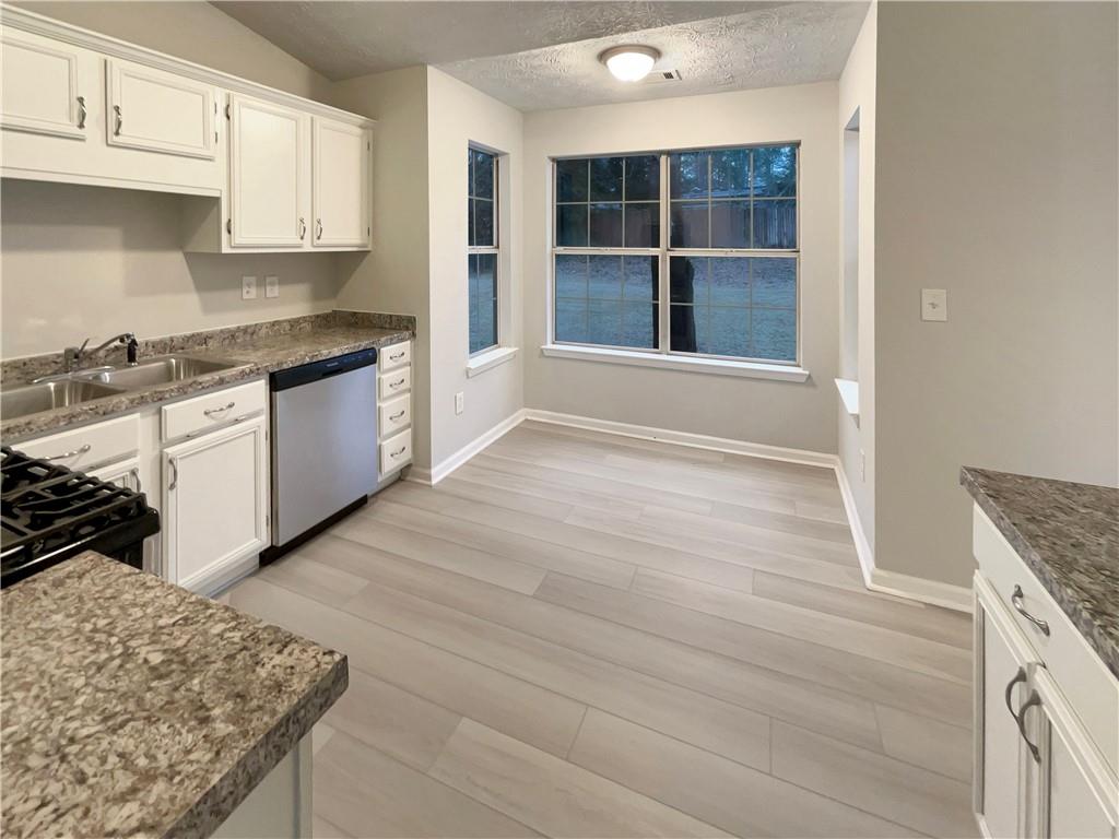 2015 Briar Ridge Way Southwest Atlanta, GA 30331 - Photo 18 of 23