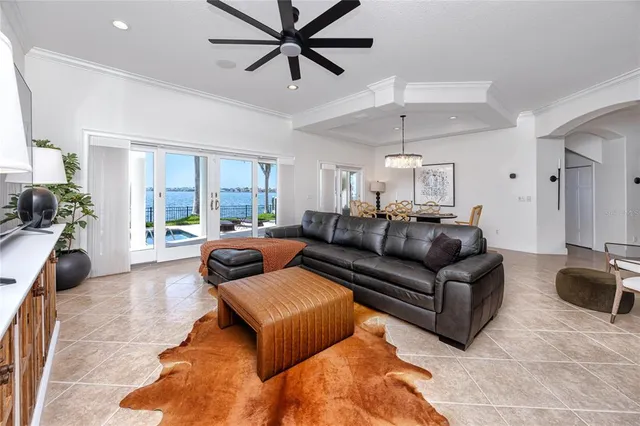 $3,999,999 | 1901 Carolina Avenue Northeast, St. Petersburg, FL 33703