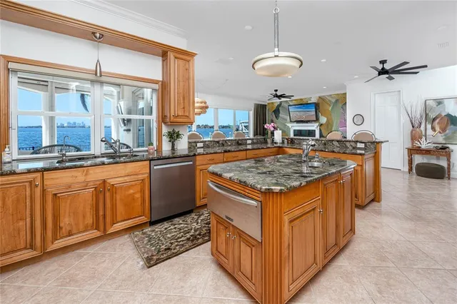 $3,999,999 | 1901 Carolina Avenue Northeast, St. Petersburg, FL 33703