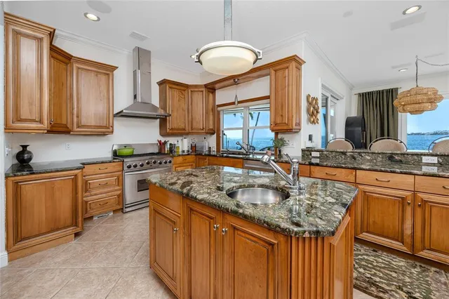 $3,999,999 | 1901 Carolina Avenue Northeast, St. Petersburg, FL 33703