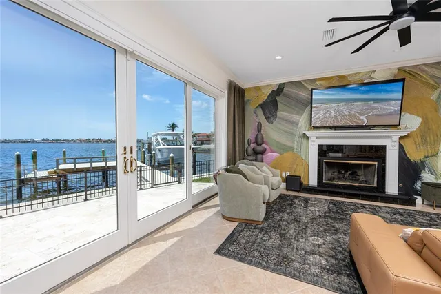 $3,999,999 | 1901 Carolina Avenue Northeast, St. Petersburg, FL 33703