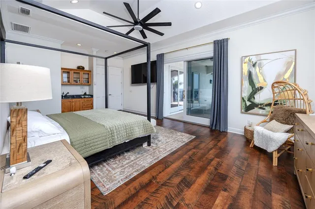 $3,999,999 | 1901 Carolina Avenue Northeast, St. Petersburg, FL 33703