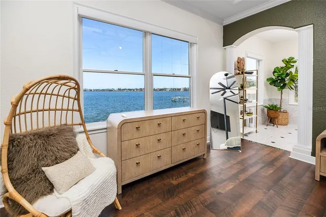 $3,999,999 | 1901 Carolina Avenue Northeast, St. Petersburg, FL 33703