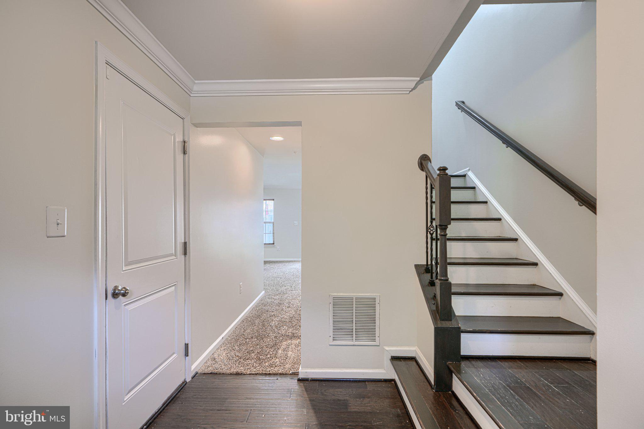 7336 Summit Rock Road Elkridge, MD 21075 - Photo 3 of 46 Inviting entryway with elegant staircase.