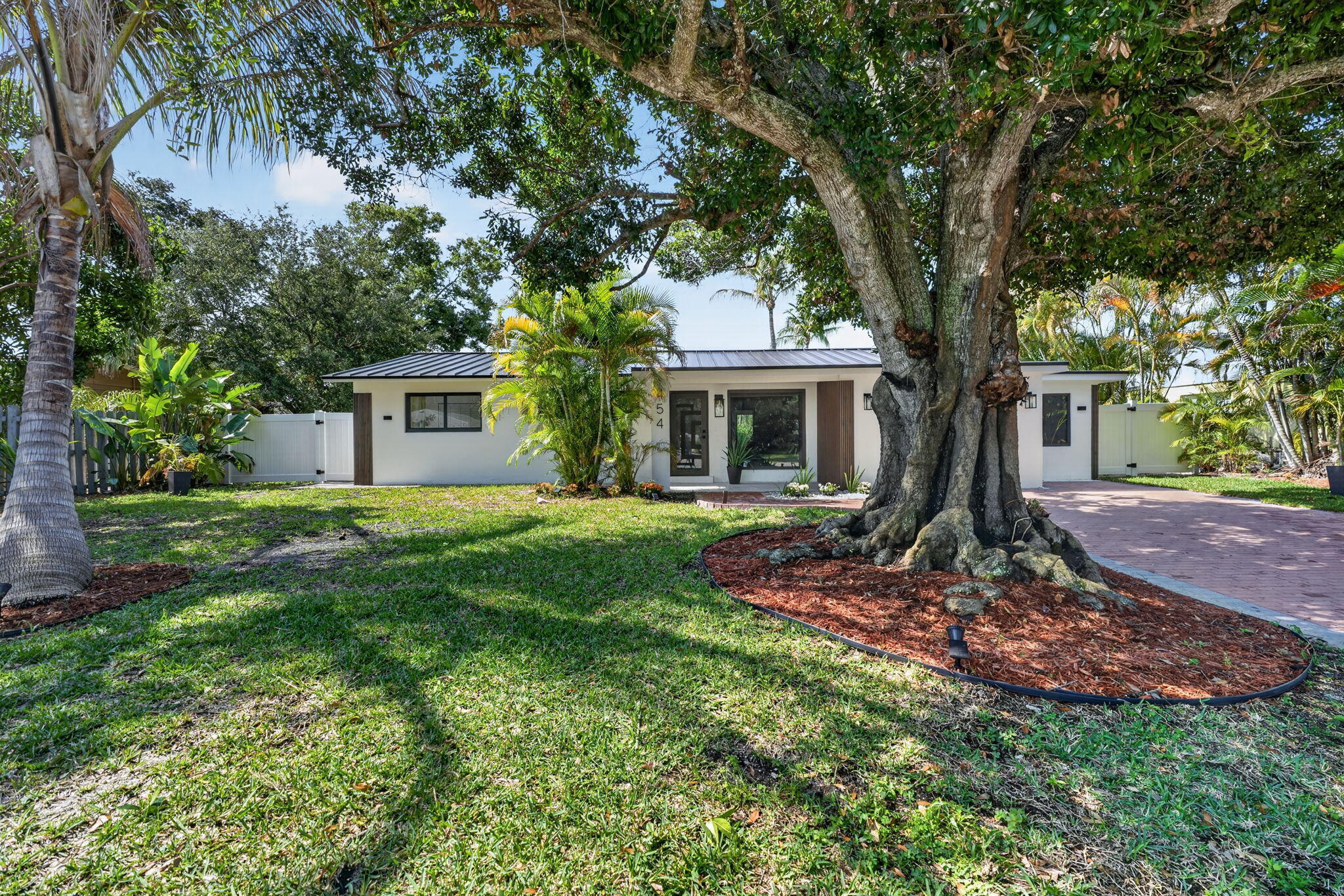 454 Dover Road Jupiter, FL 33469 - Photo 3 of 59 2-web-or-mls-_MLP8142