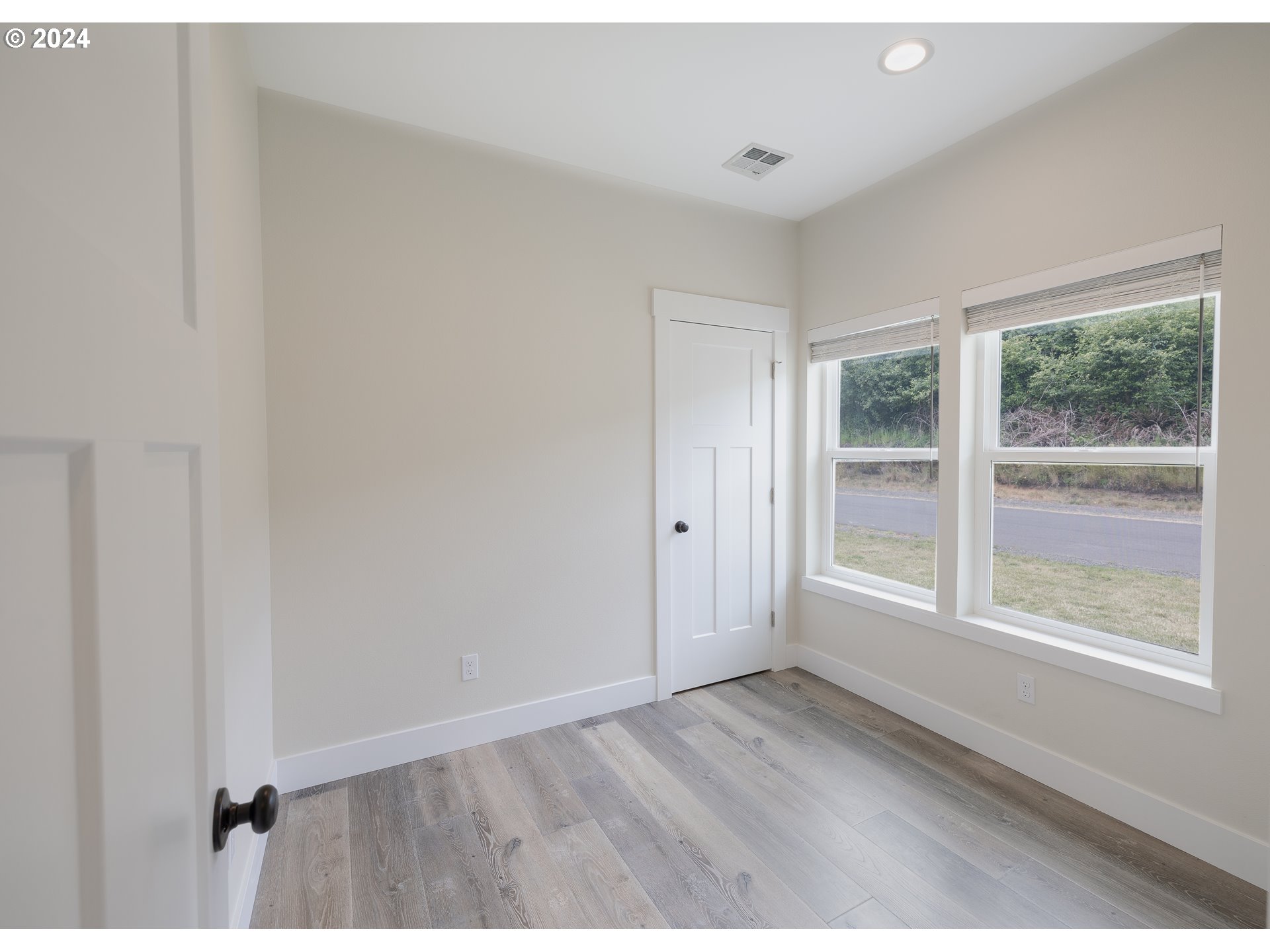 89354 Arrowhead Road Warrenton, OR 97146 - Photo 42 of 46 Bedroom