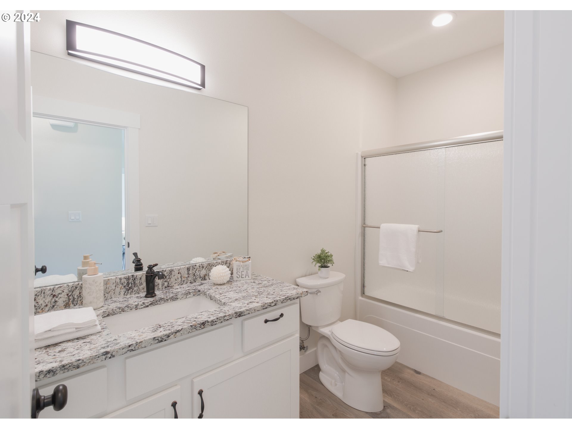 89354 Arrowhead Road Warrenton, OR 97146 - Photo 43 of 46 Bathroom
