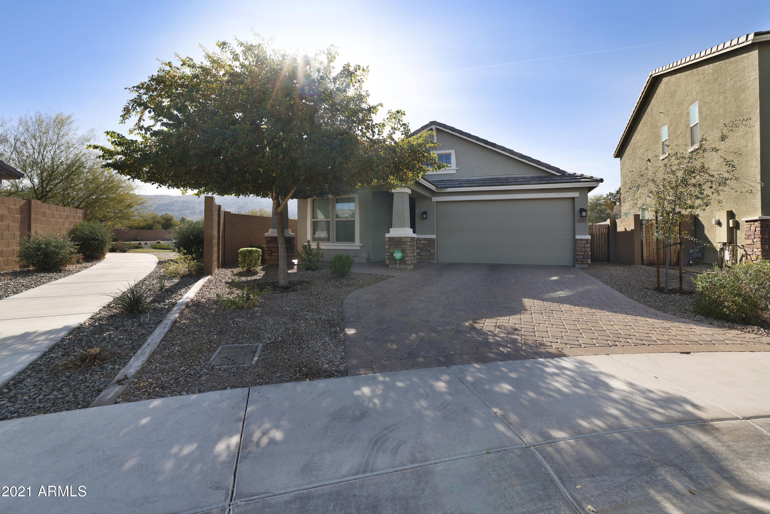 2527 East Beverly Road Phoenix, AZ 85042 - Photo 2 of 35 0H0A0924