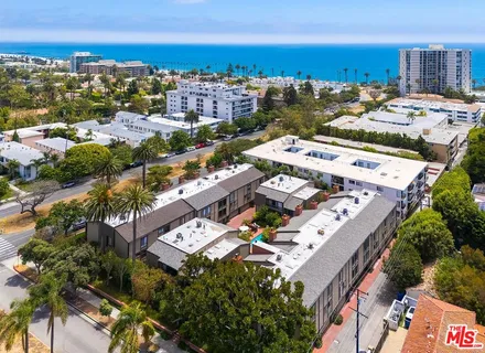 $2,149,000 | 323 San Vicente Boulevard, Unit 11, Santa Monica, CA 90402