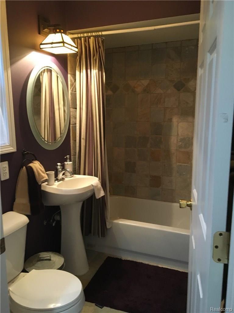 31 Riverside Drive Mount Clemens, MI 48043 - Photo 17 of 26 IMG_1618.jpg