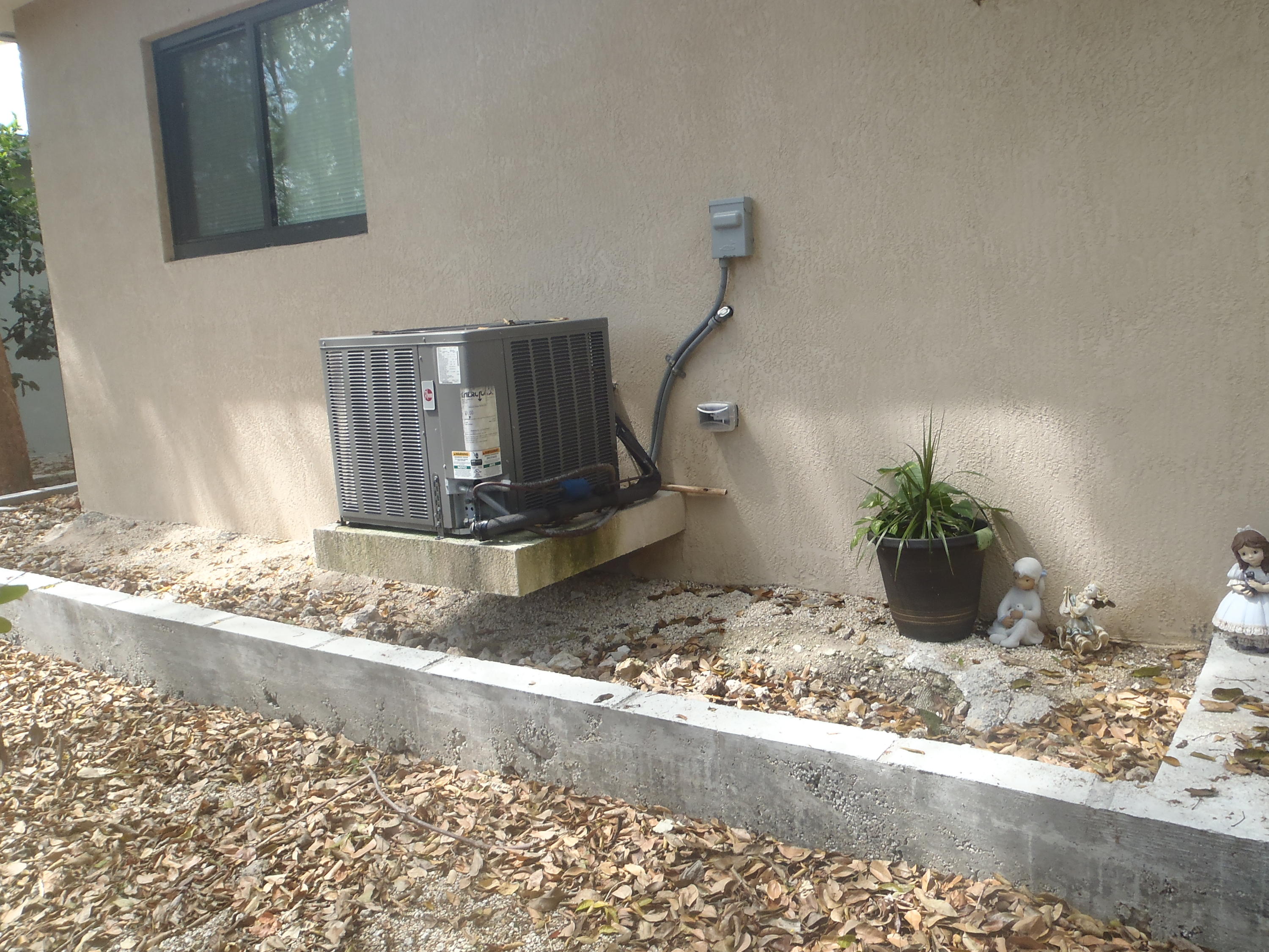 904 La Paloma Road Key Largo, FL 33037 - Photo 19 of 23 AC Outside Unit