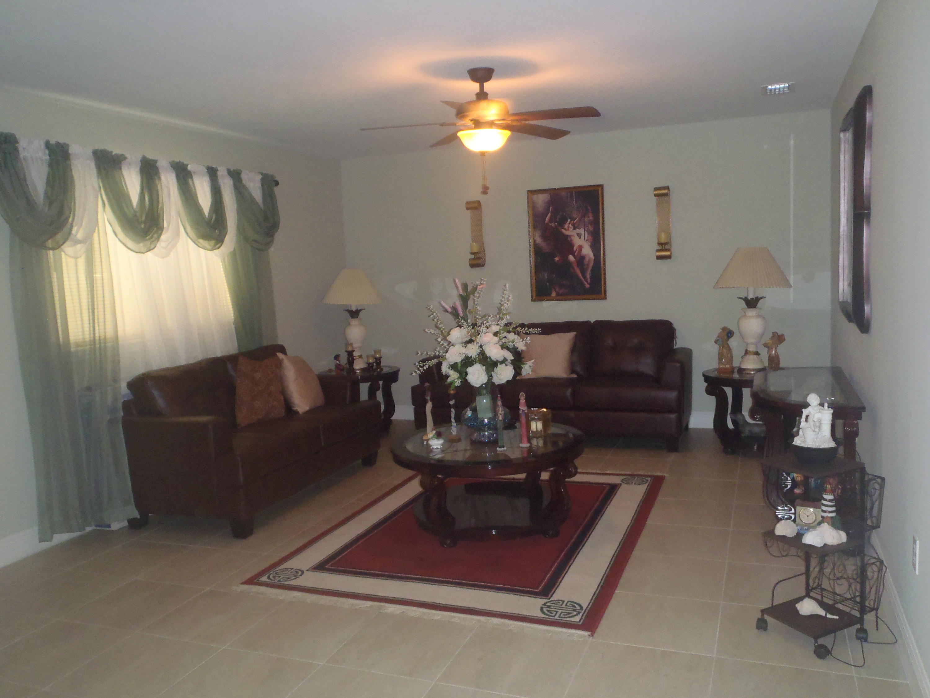 904 La Paloma Road Key Largo, FL 33037 - Photo 3 of 23 Living Room View