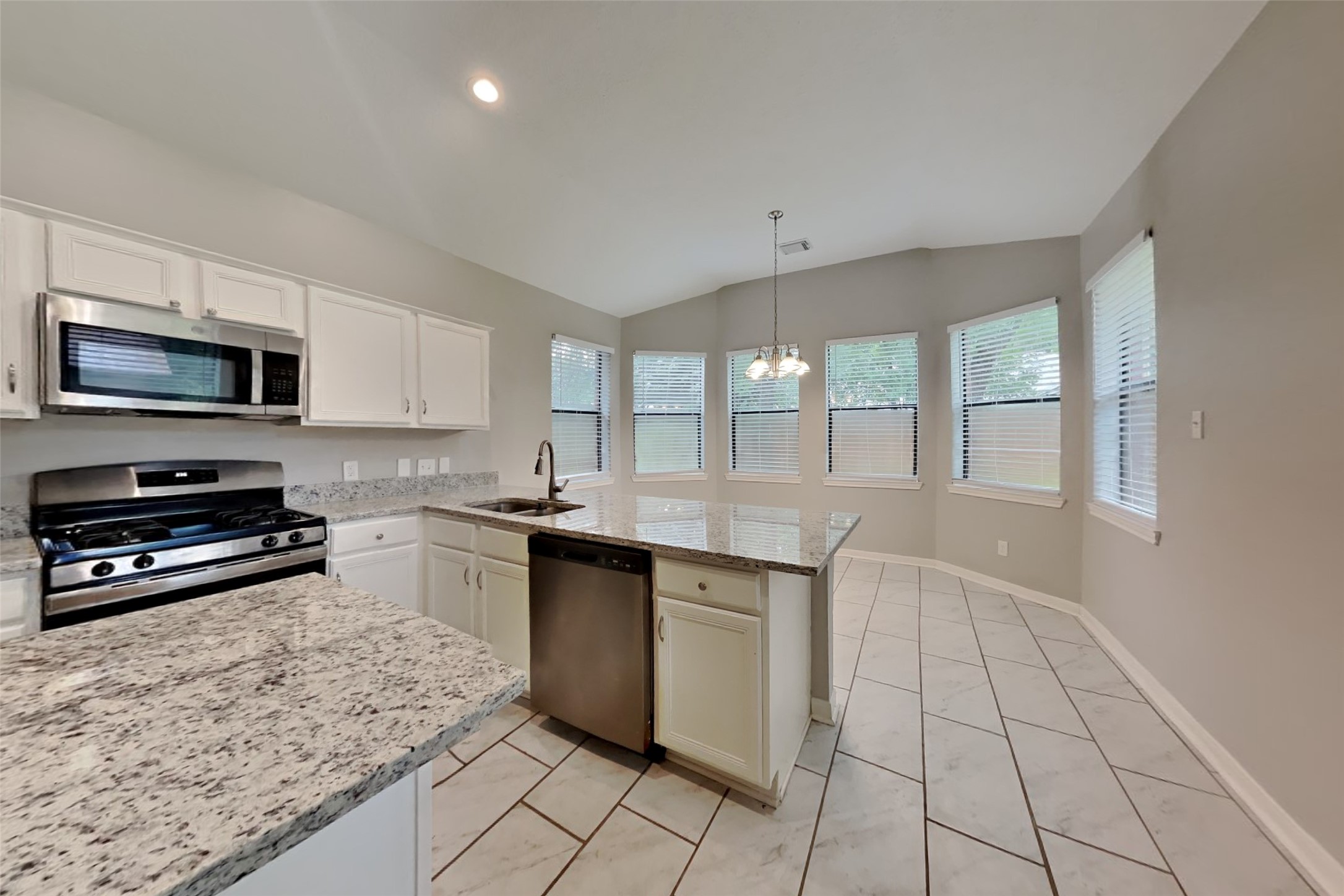 2015 Creston Drive Spring, TX 77386 - Photo 5 of 18