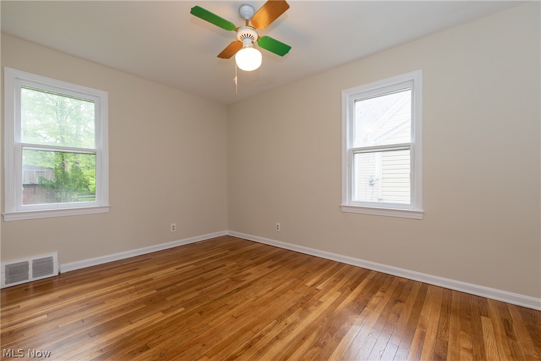 4868 Ridgebury Boulevard Cleveland, OH 44124 - Photo 11 of 22 Gallery Image 11