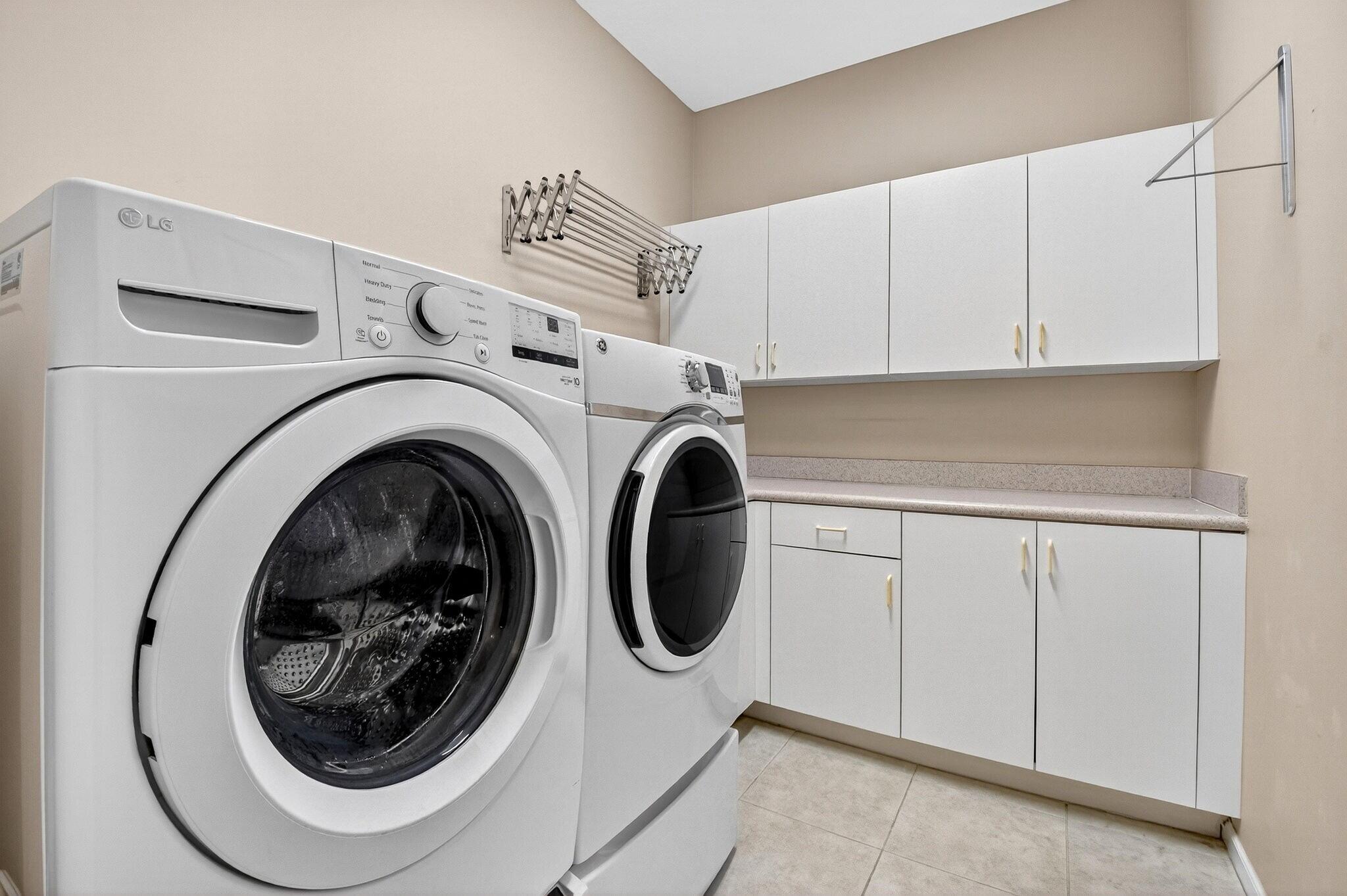 7803 Sundial Harbor Point Lake Worth, FL 33467 - Photo 14 of 22 LAUNDRY ROOM