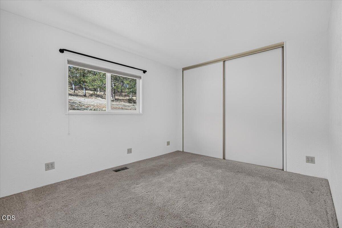 2094 Knowles Road Medford, OR 97501 - Photo 33 of 71 Gallery Image 33