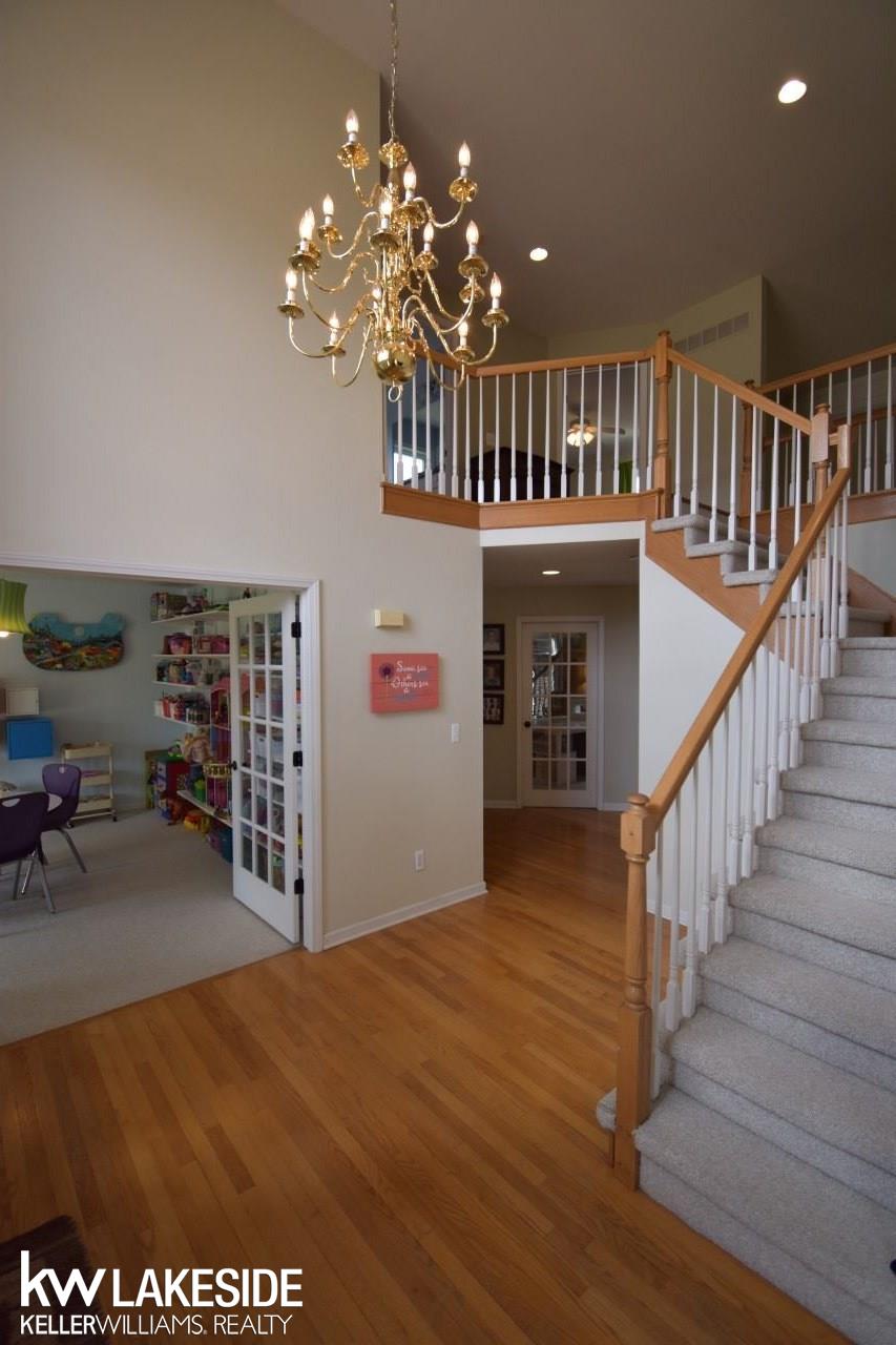 1076 Rochelle Park Drive Rochester, MI 48309 - Photo 13 of 25 31344306-12.JPG