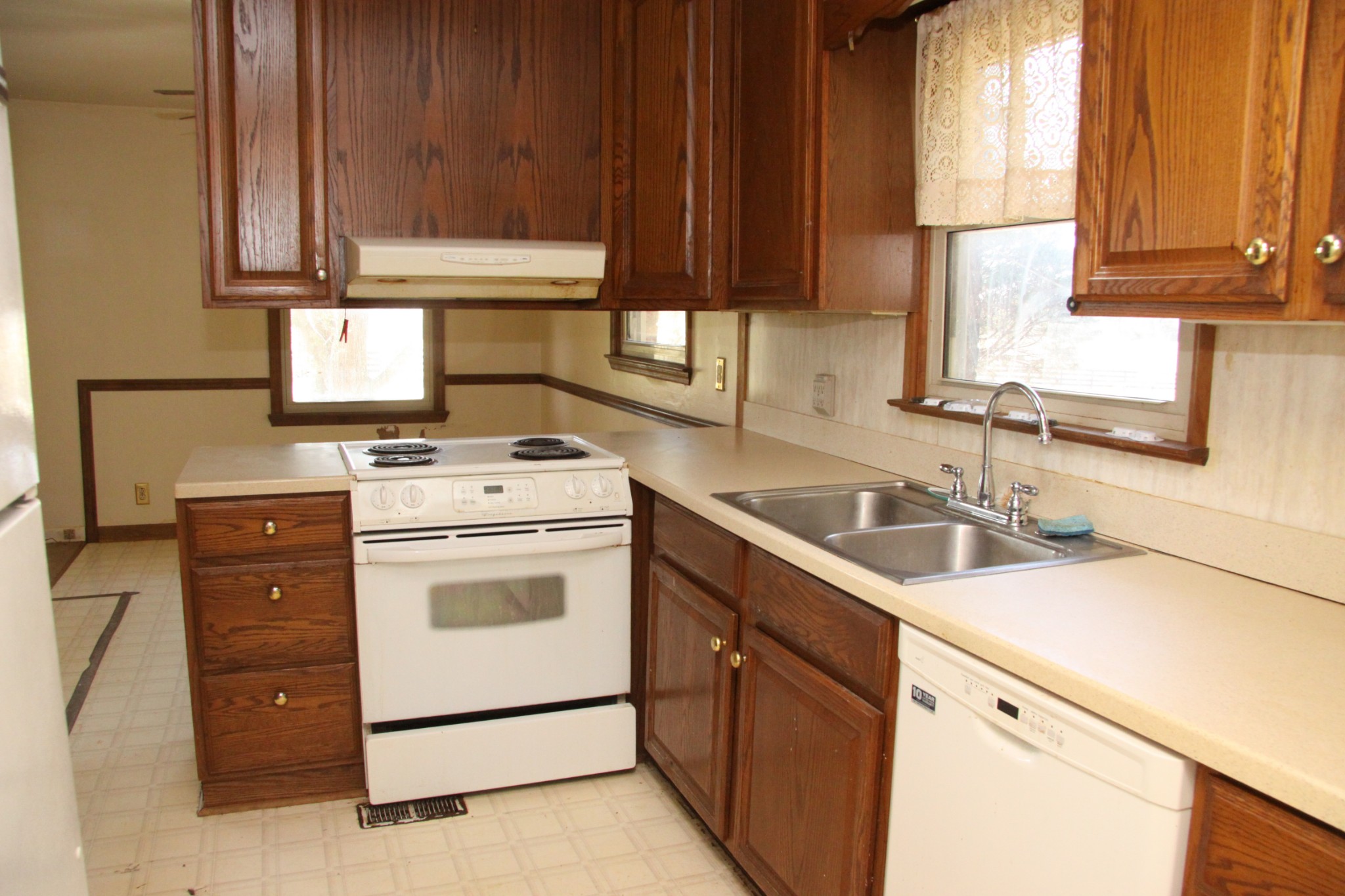 8818 Newtown Road Rockvale, TN 37153 - Photo 3 of 17 a kitchen with appliances cabinets and a sink