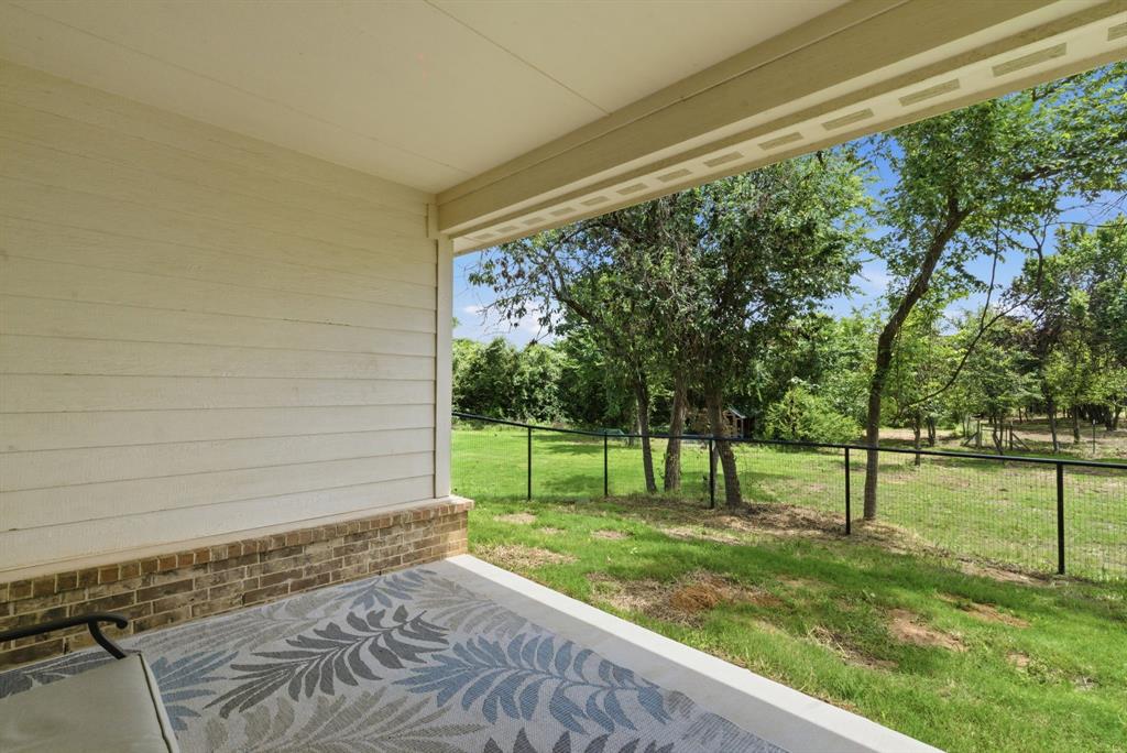 113 Cooper Court Springtown, TX 76082 - Photo 29 of 40