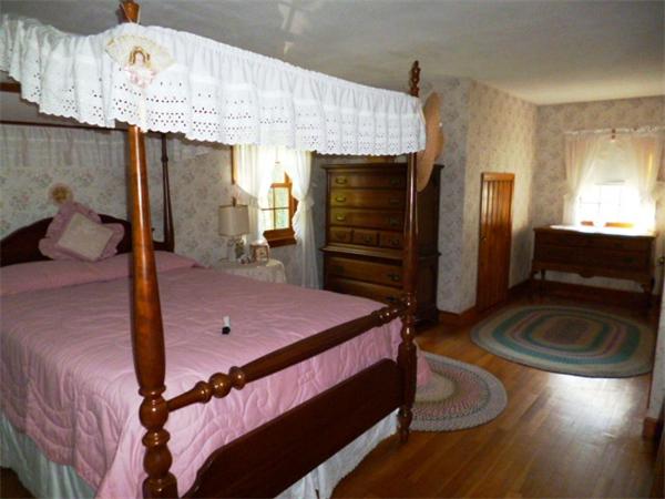 41 Skelton Road Burlington, MA 01803 - Photo 13 of 24 Gallery Image 13
